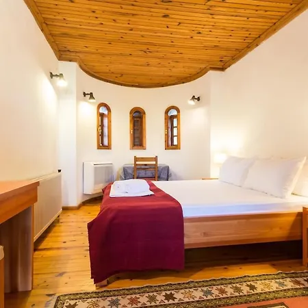 St John's House With Private Pool, Gardens & Sauna بيت للعطل
