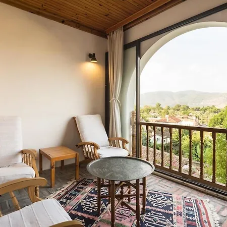St John's House With Private Pool, Gardens & Sauna Ferienhaus