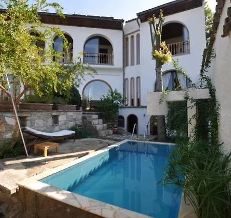 St John's House With Private Pool, Gardens & Sauna Ferienhaus *