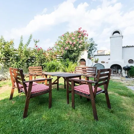 بيت للعطل St John's House With Private Pool, Gardens & Sauna *
