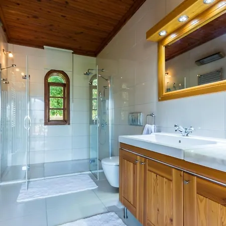 Ferienhaus St John's House With Private Pool, Gardens & Sauna Selçuk
