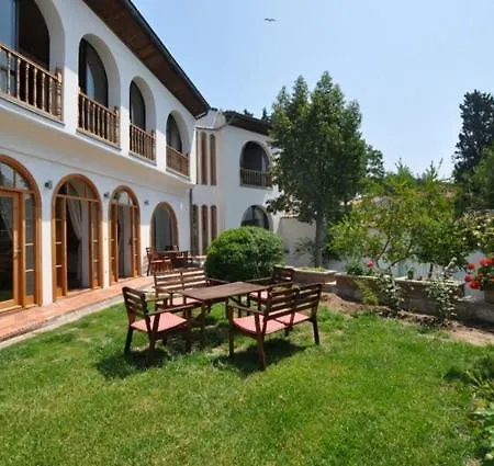 St John's House With Private Pool, Gardens & Sauna Ferienhaus