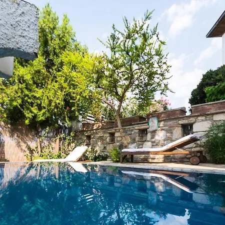 St John's House With Private Pool, Gardens & Sauna سلجوك