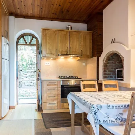 بيت للعطل St John's House With Private Pool, Gardens & Sauna سلجوك