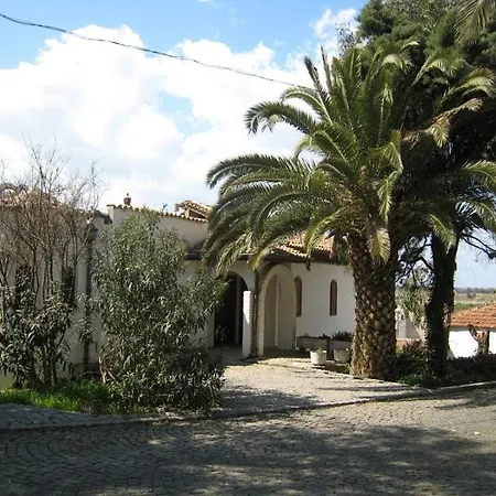 St John's House With Private Pool, Gardens & Sauna بيت للعطل