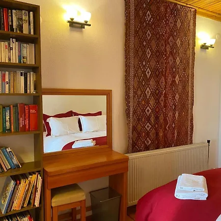 St John's House With Private Pool, Gardens & Sauna بيت للعطل *