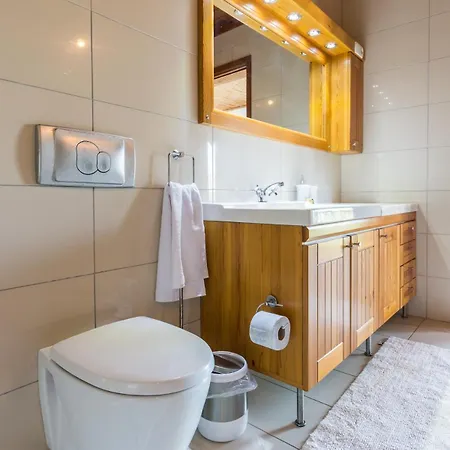 St John's House With Private Pool, Gardens & Sauna * سلجوك