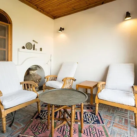 St John's House With Private Pool, Gardens & Sauna بيت للعطل سلجوك