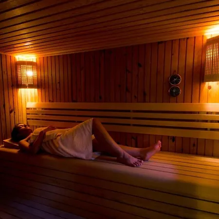 St John's House With Private Pool, Gardens & Sauna Ferienhaus