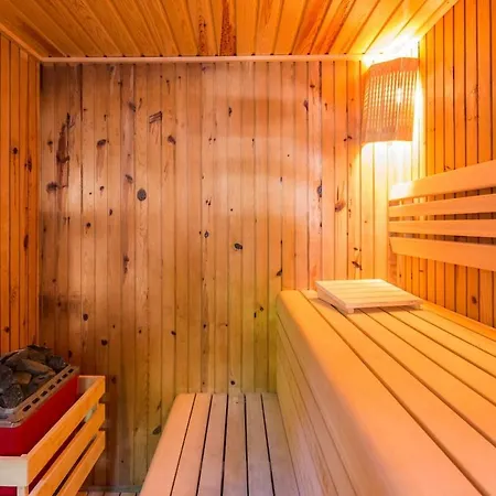 بيت للعطل St John's House With Private Pool, Gardens & Sauna